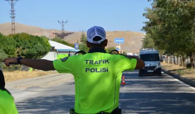 Trafik Denetimlerinde 718 Kişiye İşlem Yapıldı