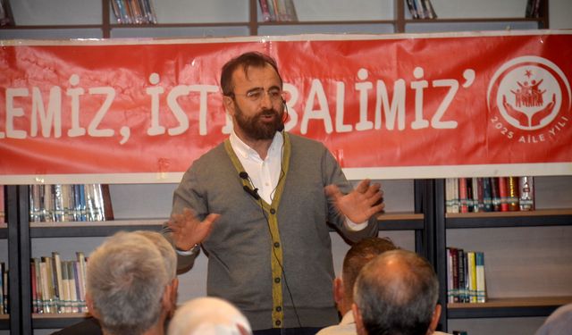 Afşin’de "Yeniden Aileye Sığınmak" Konulu Konferans Düzenlendi
