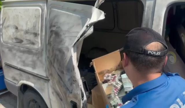 Adana'da park halindeki panelvanda 31 bin 625 uyuşturucu etkili hap bulundu