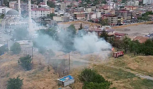 Afşin Kalesi’nde Yangın Çıktı