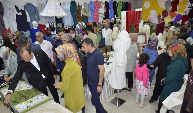 Afşin’de Kursiyerlerin Yaptıkları Ürünler Sergilendi