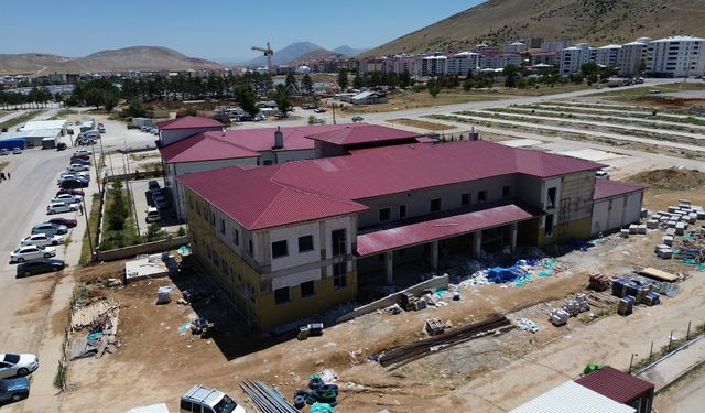 Afşin'de Sağlık İstasyonu Binası Yükseliyor