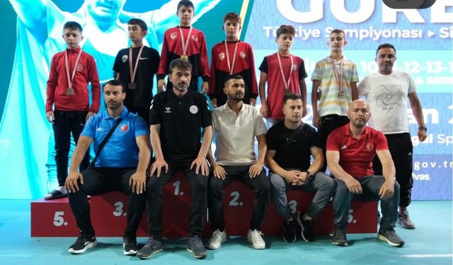 Afşinli Güreşçiler Türkiye Şampiyonası’ndan Madalyalarla Döndü