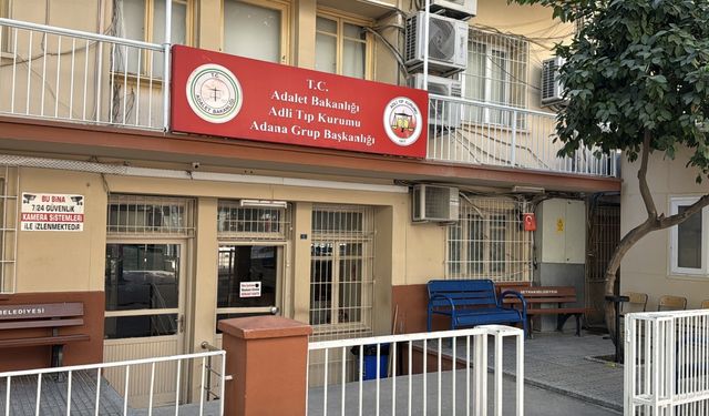 Adana'da ağaca çarpan motosikletin sürücüsü öldü