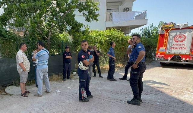 Antalya'da çöken balkonun altında kalan işçi öldü