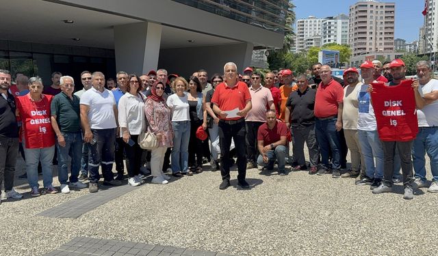 Çukurova Belediyesinde bazı işçiler eylem yaptı