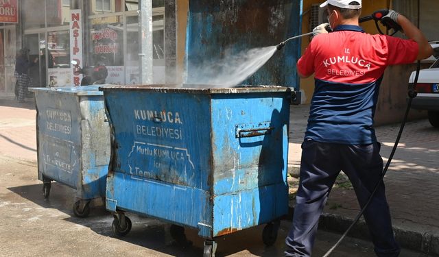 Kumluca'da çöp konteynerleri yenileniyor