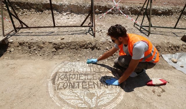 Olympos Antik Kenti'nde tarihe ışık tutan yeni mozaikler bulundu
