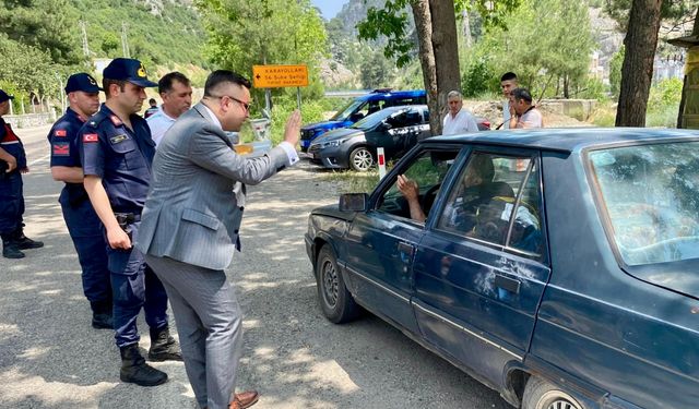 Saimbeyli Kaymakamı Emre Açar trafik denetimine katıldı