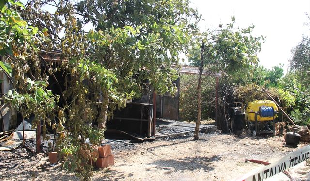 Serik'te prefabrik evde çıkan yangın söndürüldü