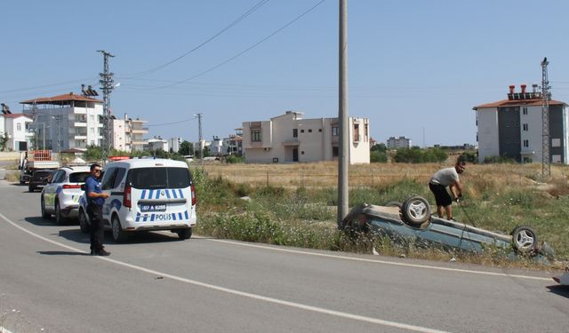 Serik'te şarampole devrilen otomobildeki 2 kişi yaralandı