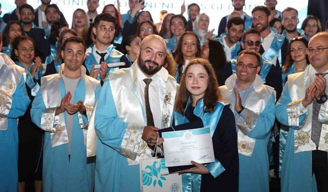 ALKÜ’nün 10. yılında mezuniyet coşkusu