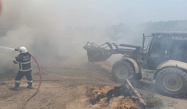 Altınözü’nde samanlık yangını