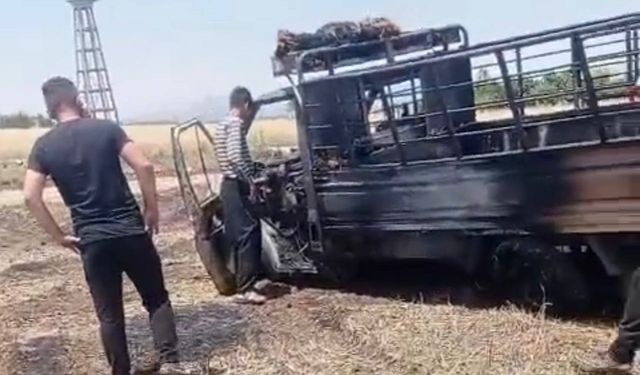 Kamyonet yanarak kullanılamaz hale geldi