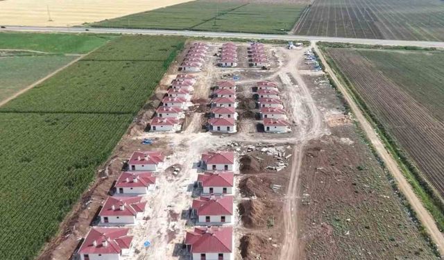 Reyhanlı’da kırsal afet konutları yükseliyor