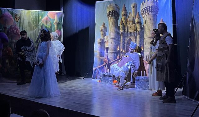 Avcı Av Peşinde Oyunu Afşin’de Gösterime Sunuldu
