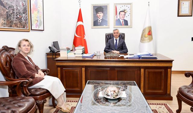 Dekan Öksüz’den Vali Ünlüer’e Ziyaret