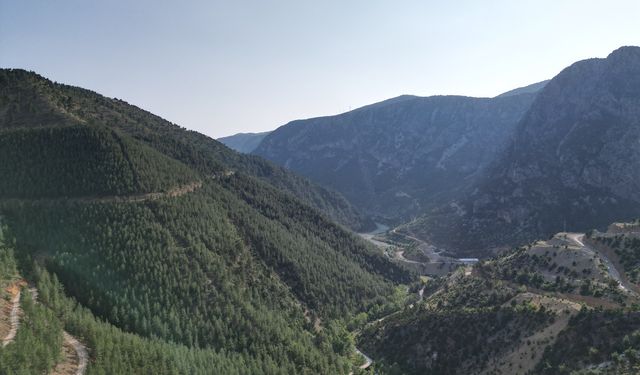Doğa Tutkunları Bayram Tatilinde Göksun'daki Kale Boynu Kanyonu'nu Tercih Etti