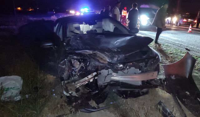 Kahramanmaraş'ta 2 otomobilin çarpıştığı kazada baba ve kızı hayatını kaybetti