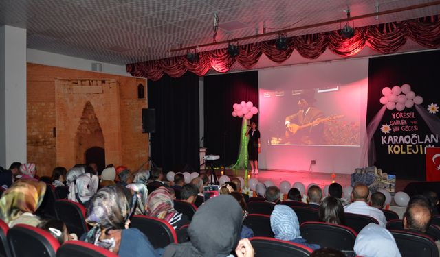 Karaoğlan Koleji'nden Unutulmaz Şiir Dinletisi