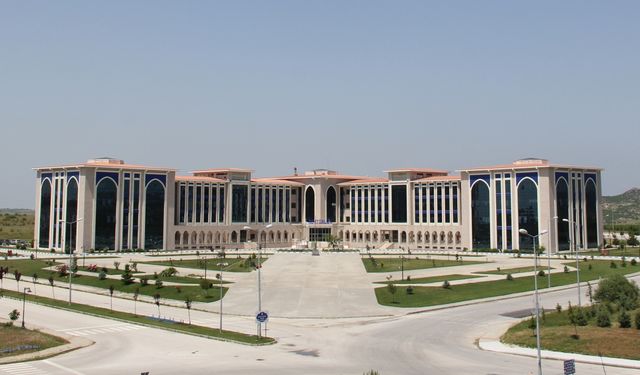 Kırklareli Üniversitesi Rektörlüğü Sözleşmeli Personel Alacak