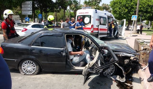 Mersin'de otomobilin iki motosiklete çarpması sonucu 5 kişi yaralandı