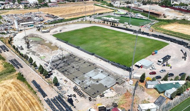 Yeni Futbol Sahasının Yapımı Büyük Bir Hızla Sürüyor