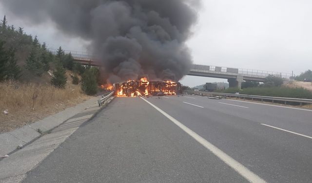 Adana-Pozantı Otoyolu'nda devrilen tırda yangın çıktı