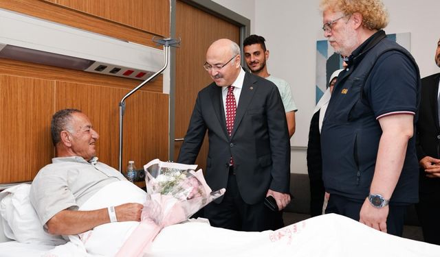 Adana Valisi Köşger Gazze'den gelen Filistinli hastaları ziyaret etti