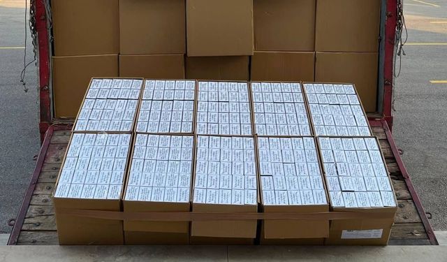 Adana'da gümrük kaçağı 5 milyon 900 bin makaron ele geçirildi