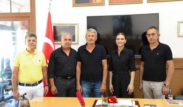 Antalyalılar Derneği yönetimi, Korkuteli Belediye Başkanı Caran'ı ziyaret etti