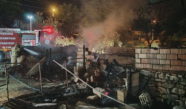 Burdur'da ağılda çıkan yangında 3 koyun, 7 kuzu telef oldu