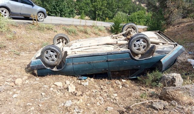 Isparta'da otomobili şarampole devrilen sürücü yaralandı