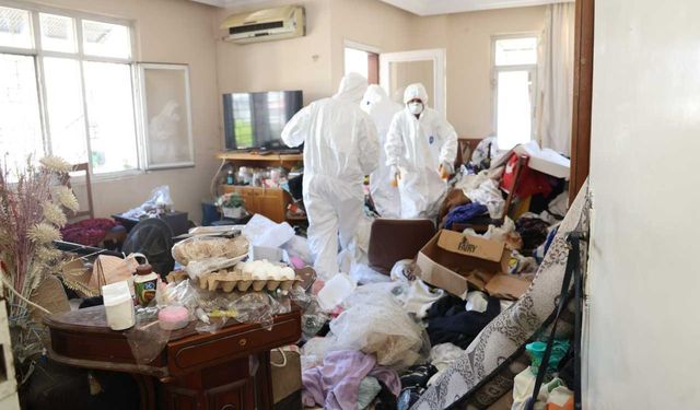 Mersin'de daha önce de temizlenen evden 6 ton çöp çıktı