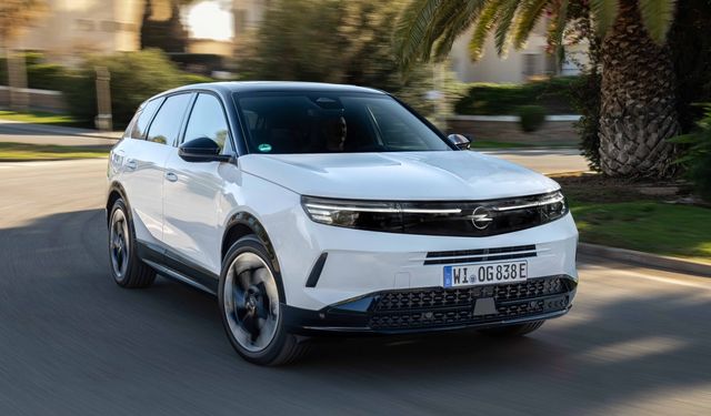 Opel'den binek ve ticari araç modellerinde faizsiz kredi ve nakit indirim kampanyası