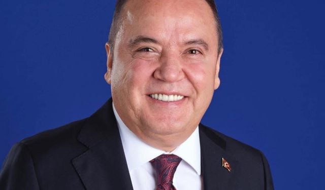 Böcek’ten belediye çalışanlarına: "Antalya için çalışmaya devam edin. Hiçbir eksik bırakmayın"