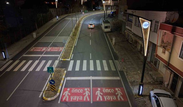 Kahramanmaraş Büyükşehir Belediyesi Andırın’ın prestij caddesini yeniledi