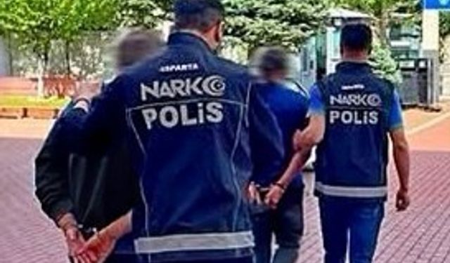 Uyuşturucu operasyonunda gözaltına alınan 2 kişi tutuklandı