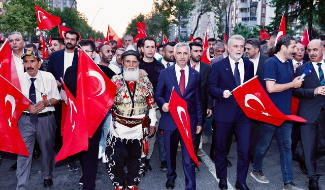 Kahramanmaraş’ta Millî Birlik Günü Kortej Yürüyüşü Büyük Coşkuyla Gerçekleşti
