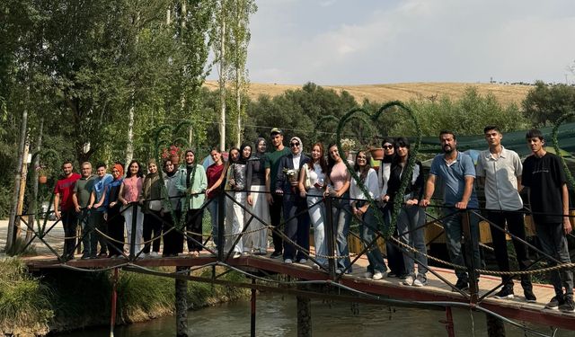 Rota Kurs Merkezi’nden Dereceye Giren Öğrencilere Kutlama Yemeği