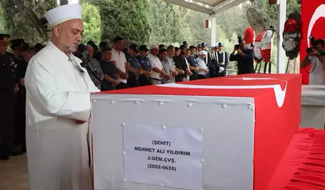 Şırnak'ta şehit olan uzman çavuşun cenazesi Adana'da defnedildi
