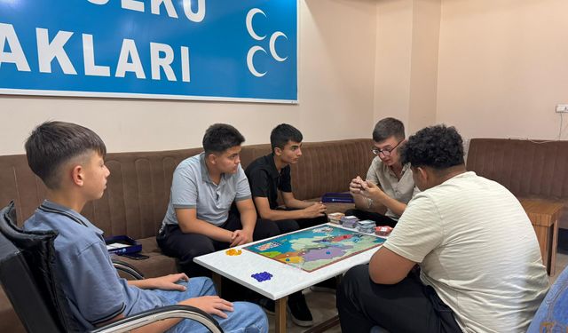 Ülkü Ocakları’ndan Ortaöğretim Öğrencilerine Zekâ Dolu Yaz Etkinliği