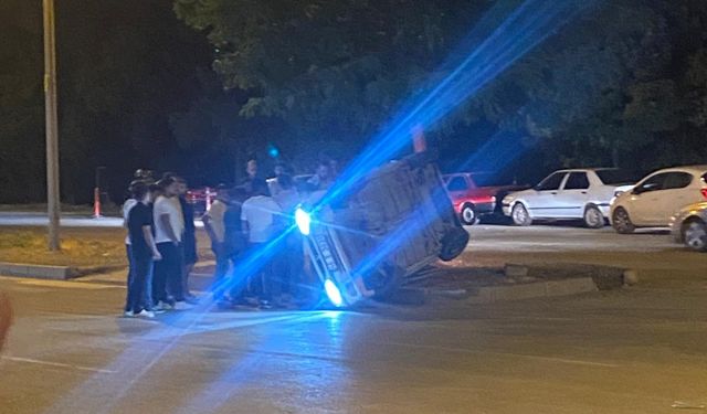 Afşin’de Otomobil Takla Atarak Ağaca Çarptı