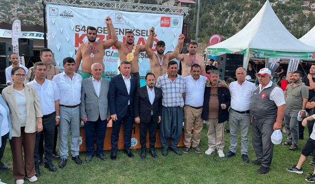 540. Geleneksel Kızıldağ Karakucak Güreşleri'nde başpehlivanlığı Mehmet Çelebi kazandı