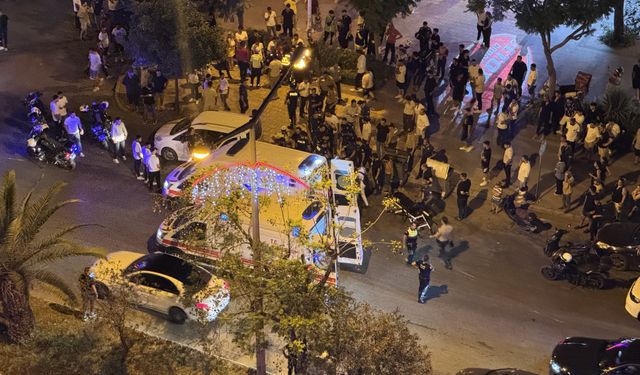 Adana'da devrilen motosikletteki 2 polis yaralandı