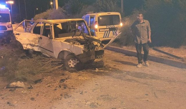 Burdur'da polisin 'dur' ihtarına uymayan sürücü kaza yaptı, 10 kişi yaralandı