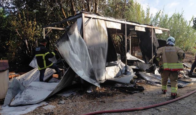 Hatay'da konteynerde çıkan yangın söndürüldü