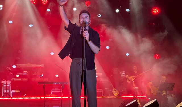 Kahramanmaraş’ta Mustafa Ceceli Sahne Aldı