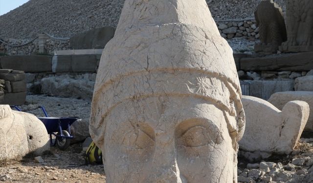 Nemrut'un zirvesindeki binlerce yıllık heykeller nanoteknolojiyle ayağa kalkıyor