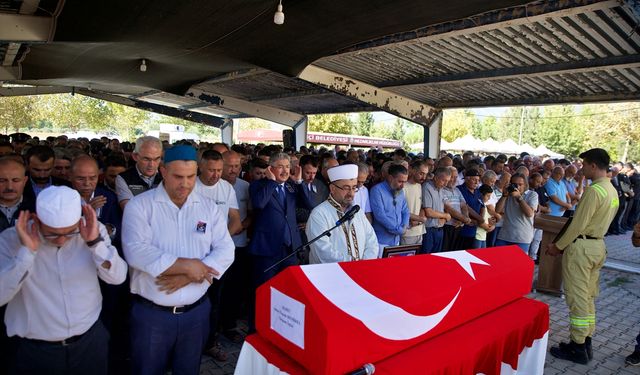 Osmaniye'de arazözün devrilmesi sonucu şehit olan orman işçisinin cenazesi defnedildi